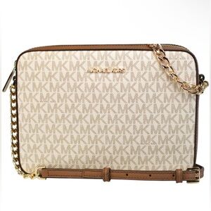 Brand new! Michael Kors crossbody purse ✨✨✨ Jet Set Vanilla MK signature